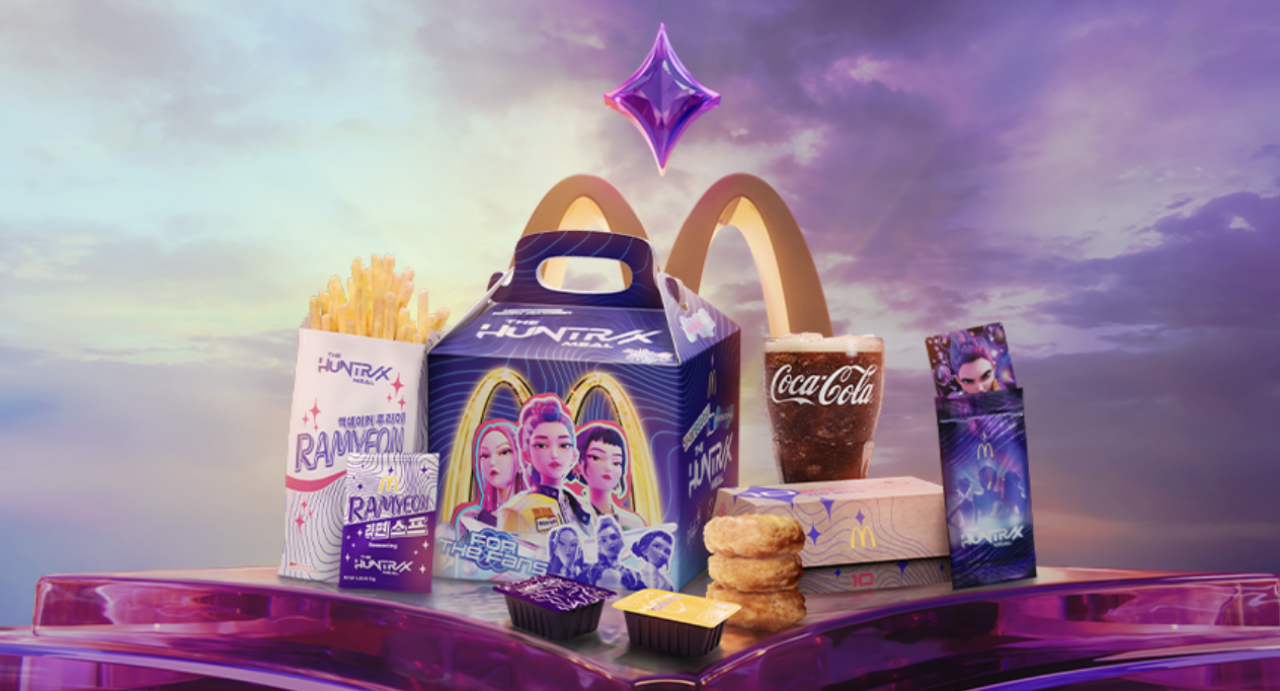 McDonald’s agotó 453,000 menús de BTS y ahora apuesta por los fans de One Piece y KPop Demon Hunters