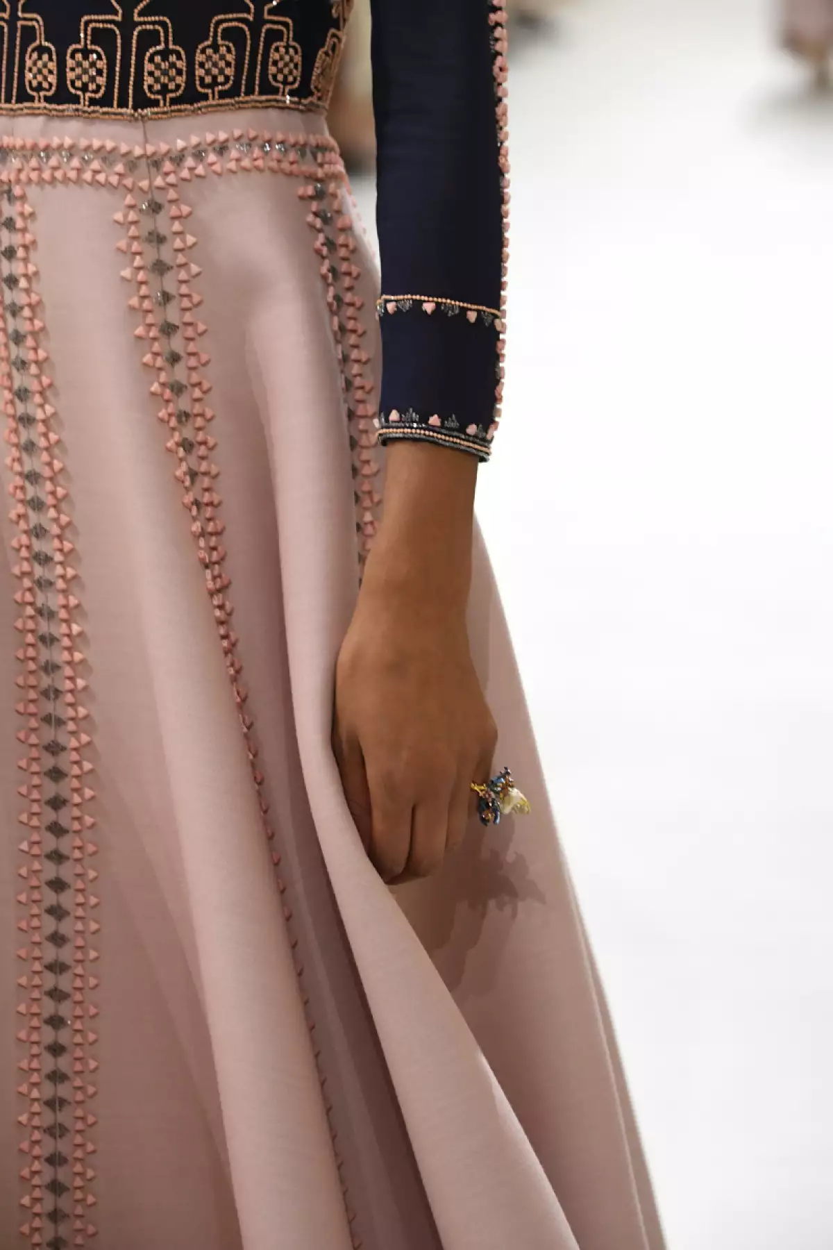 Christian Dior : Runway - Paris Fashion Week - Haute Couture Fall Winter 2018/2019