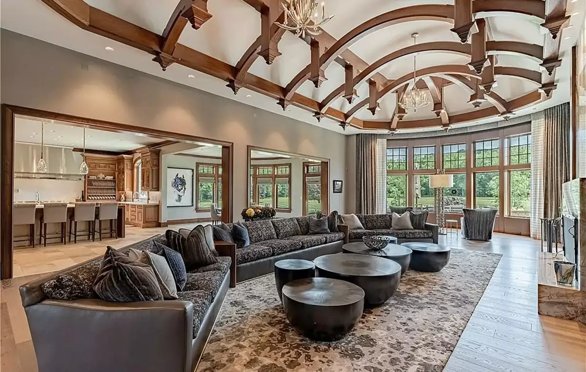 travis-kelce-taylor-swift-nueva-mansion.jpg
