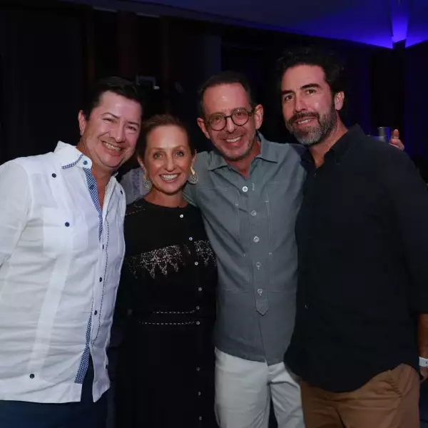 Enrique Hernández y Gaby Sayago