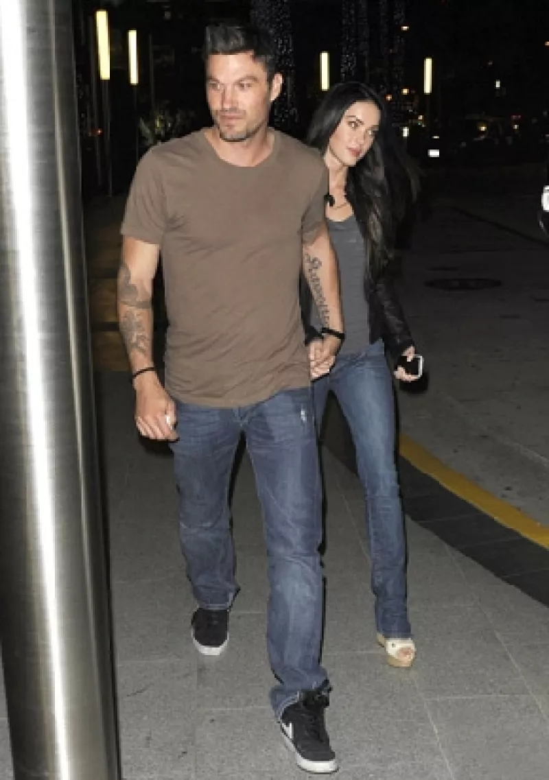 La actriz dice que ella sólo ha compartido cama con dos hombres en su vida: El primero fue su primer novio y el segundo su actual pareja, el actor Brian Austin Green.
