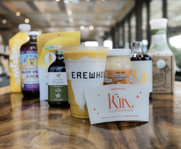 Bella Hadid en colaboración con Erewhon