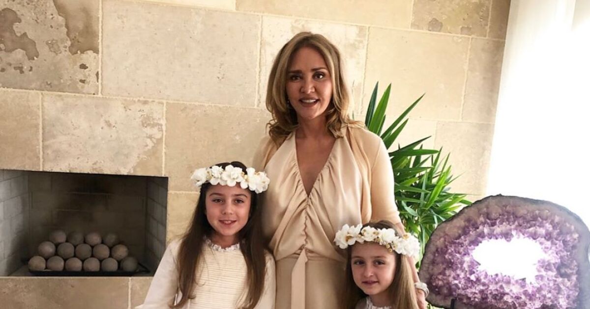 Las Hijas De Jorge Vergara Y Angelica Fuentes Celebran Su Primera Comunion