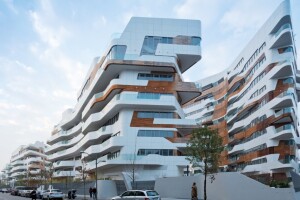 CityLife (2004-14) por Zaha Hadid Architects en Milán, Italia