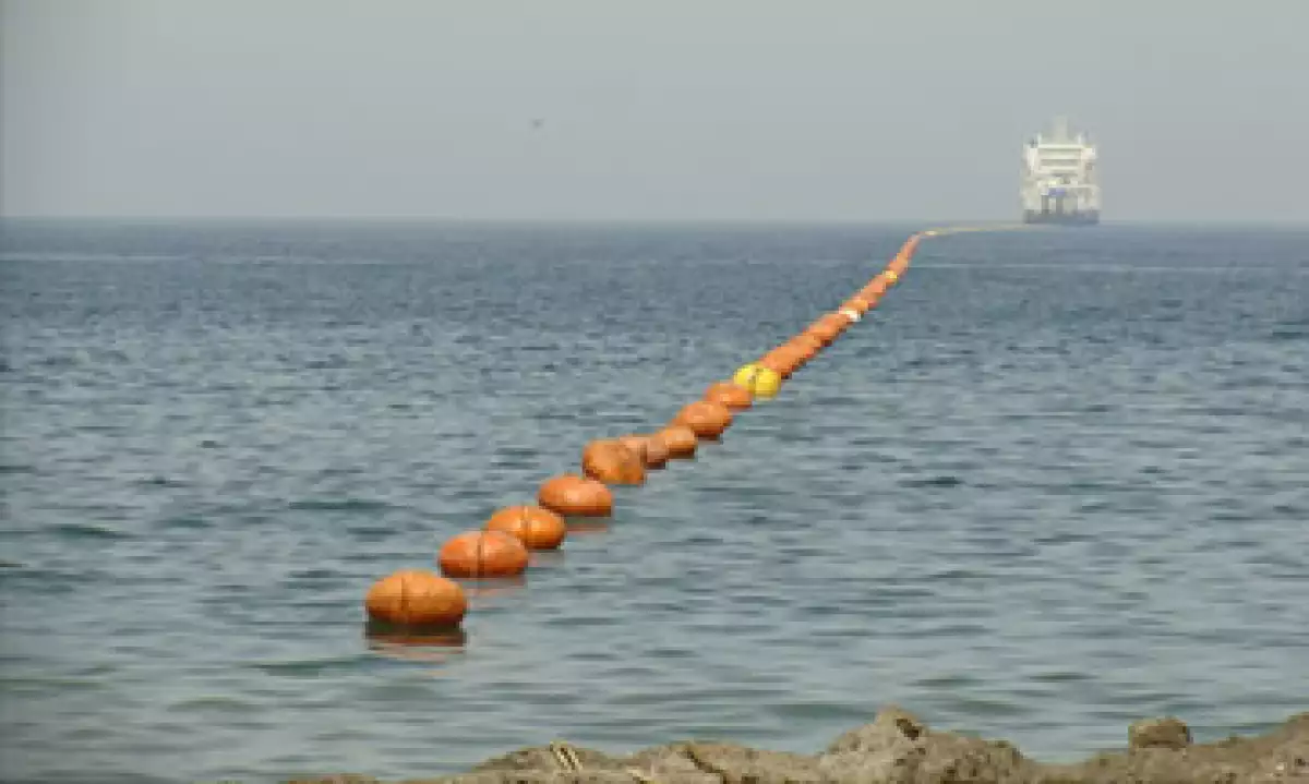 Los continentes de la Tierra están unidos entre sí físicamente a través de una vasta red de cables de fibra óptica submarina. (Foto: Cortesía CNNMoney)