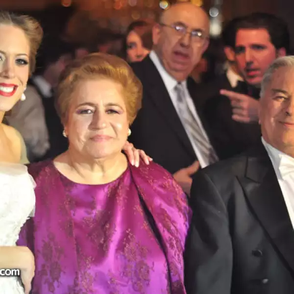 Brenda González de Bichara,Margarita de González y Raúl González