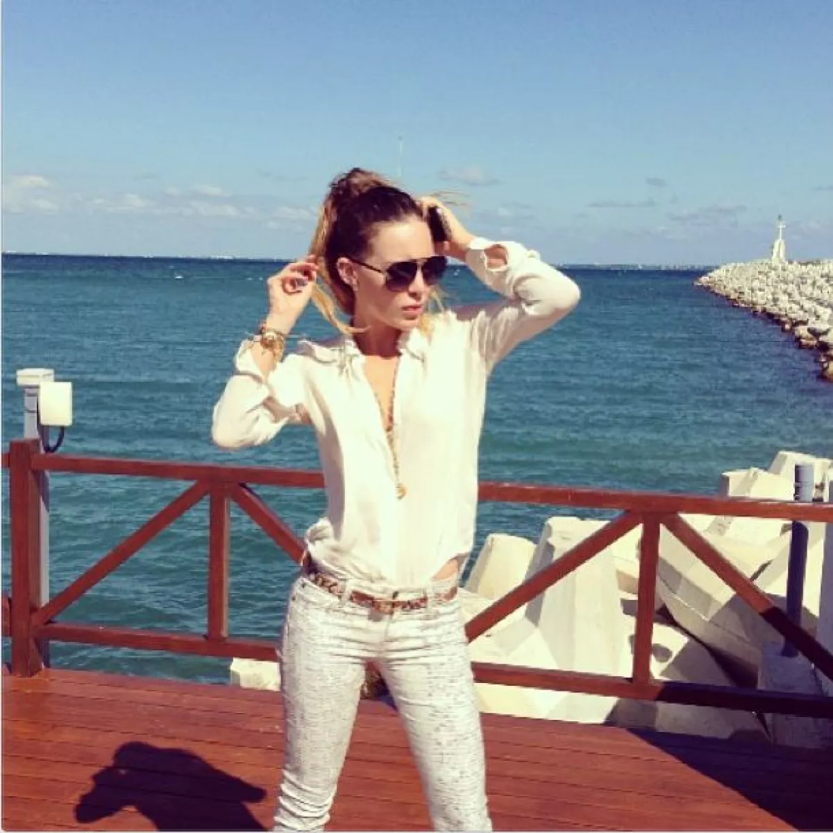 La cantante luce muy sexy en esta imagen en Miami.