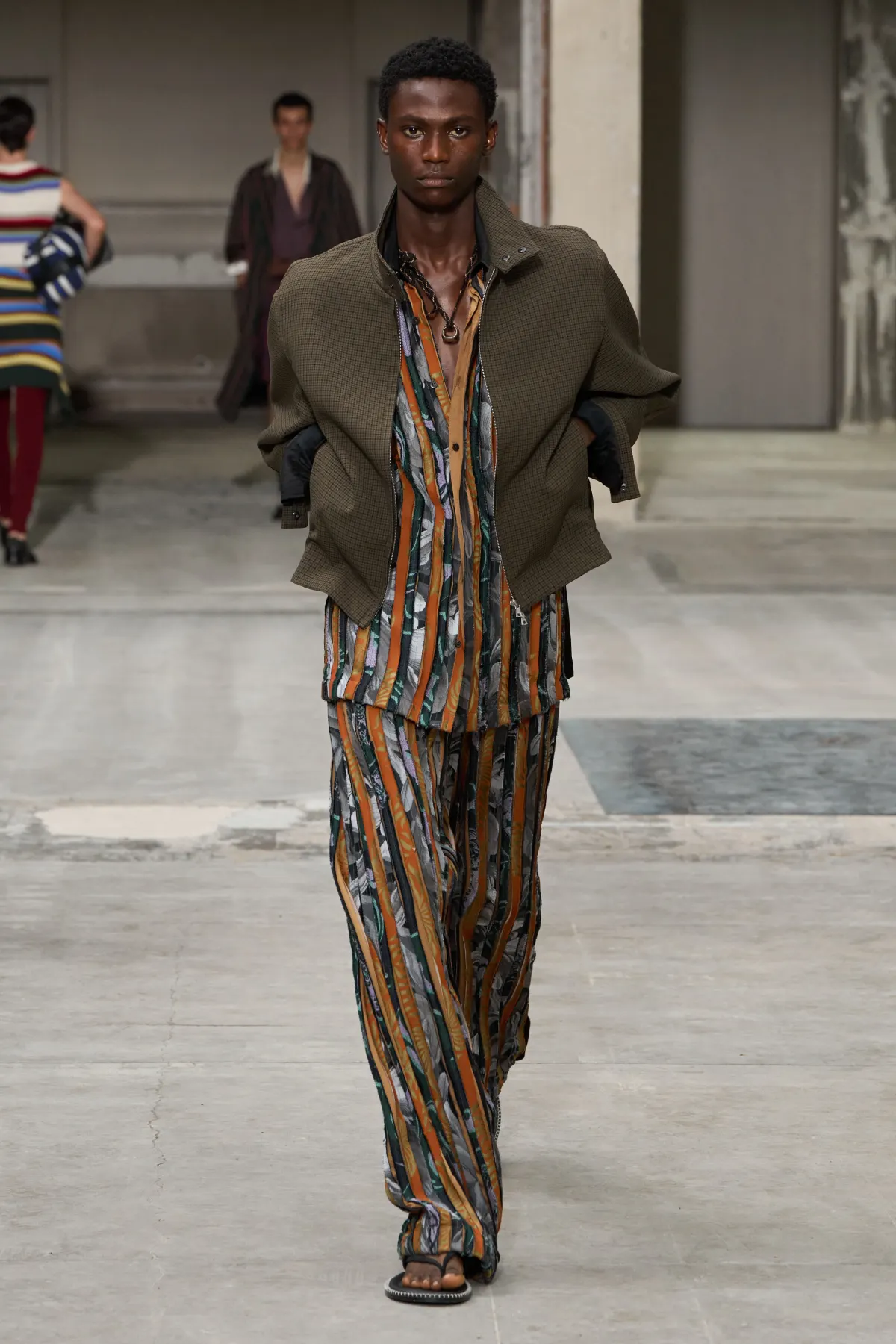 Van Noten m S26 027.jpg