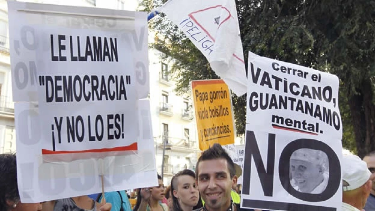 manifestacion laica españa JMJ benedicto XVI