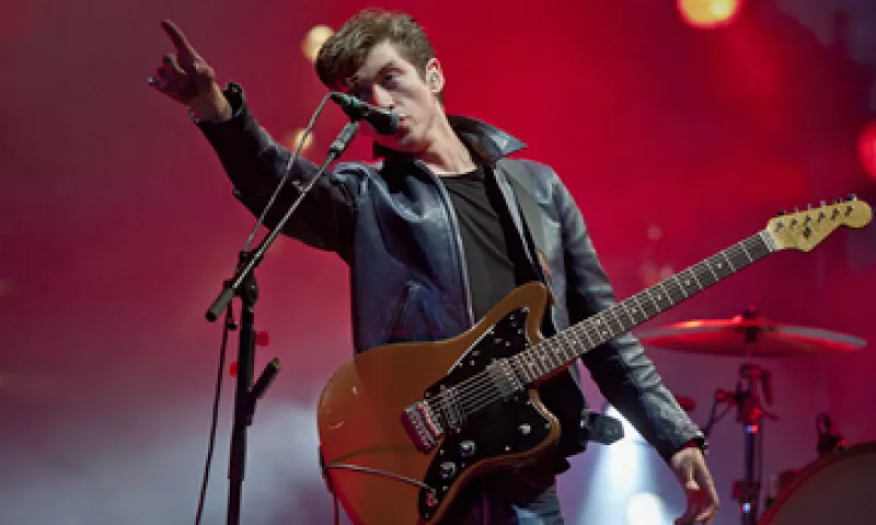 El álbum incluye éxitos de David Bowie, Pet Shop Boys, Chemical Brothers, Dizzee Rascal, Emeli Sande, Arctic Monkeys y Underworld. (Foto: AP)
