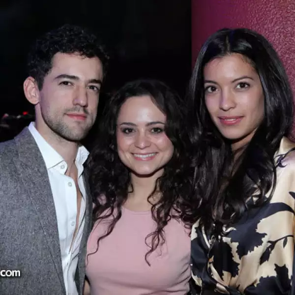 Luis Gerardo Méndez, Damayanti Quintanar y Stephanie Sigman.