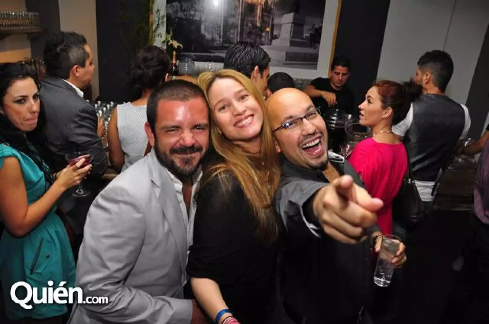 Alex Serratos,Mónica Escutia,Paulo Orendain