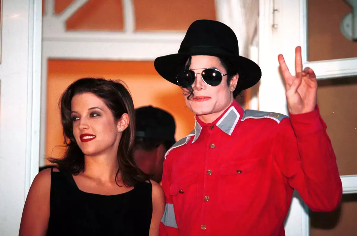 Lisa Marie Presley y Michael Jackson