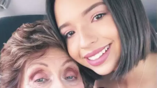 Doña Eva Mendoza y Ángela Aguilar