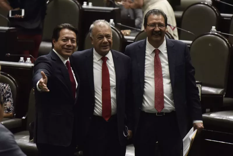 Mario Delgado y los del PT