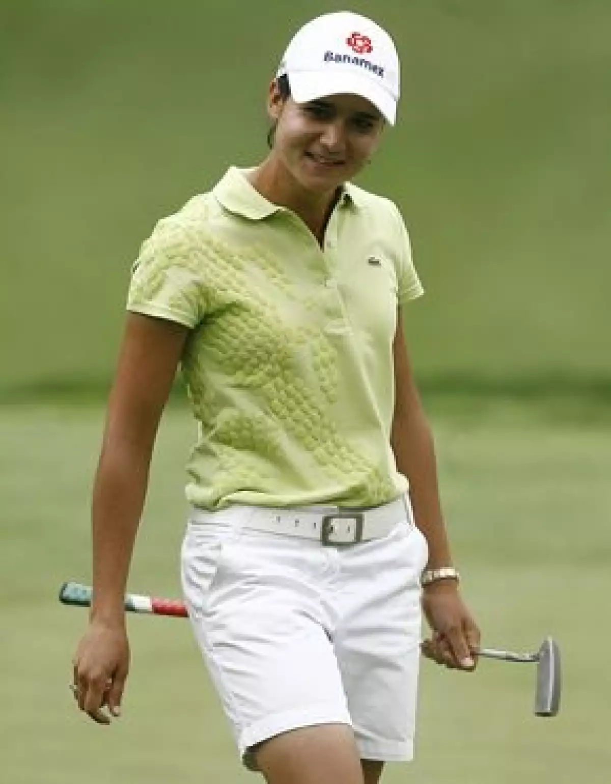 La golfista mexicana dijo que aún es muy joven para renunciar al golf profesional y anunció que continuará por dos años más antes de tener hijos.