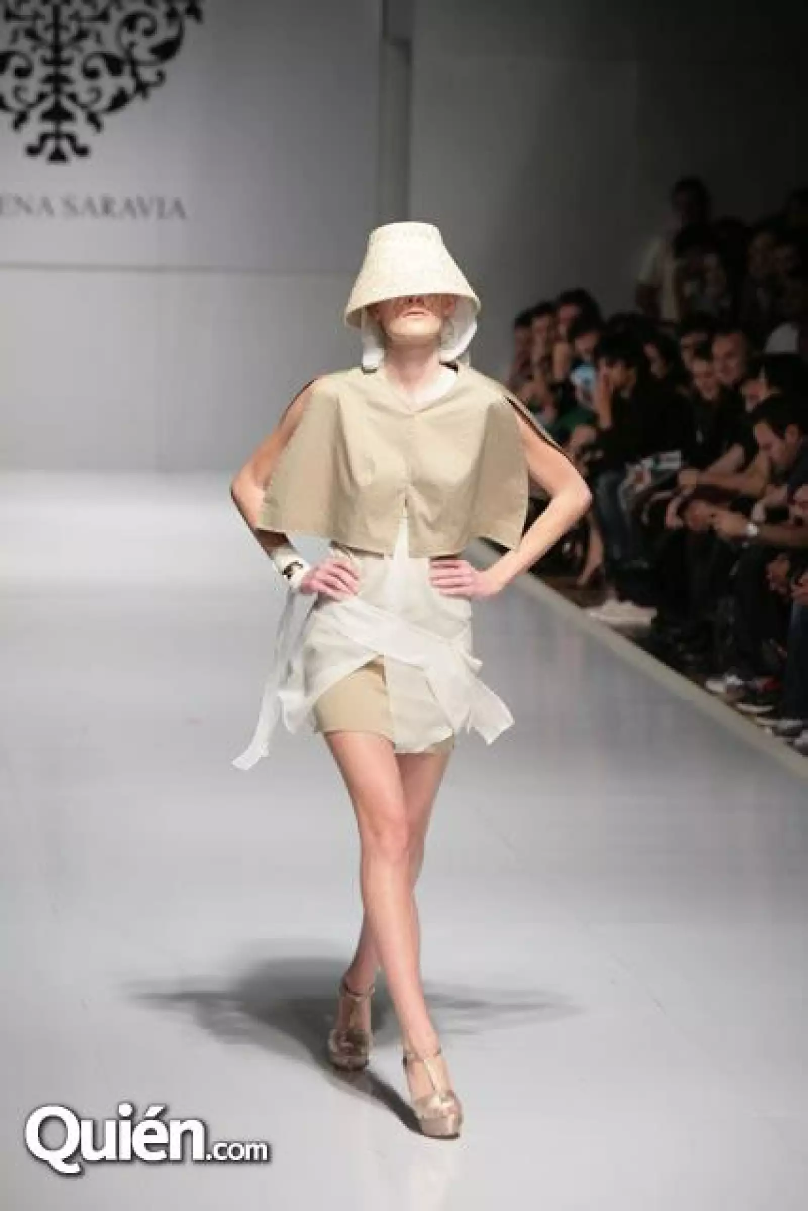 IDM Desfile Lorena Saravia