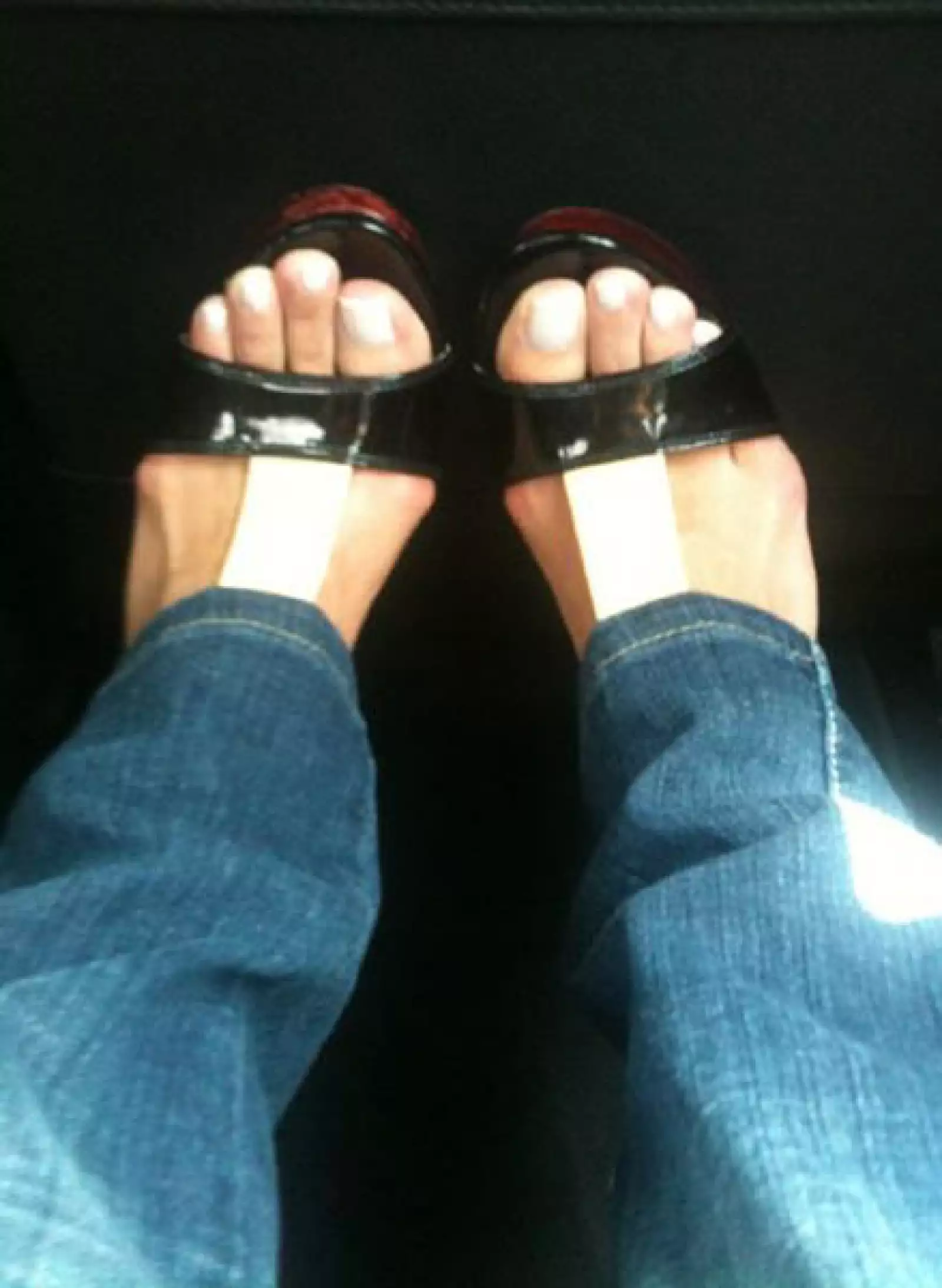 Y para el calor que ha imperado en el DF, Lucero tiene estos lindos zapatos.