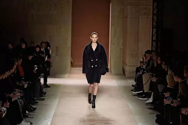 La diseñadora presentó su más reciente colección.