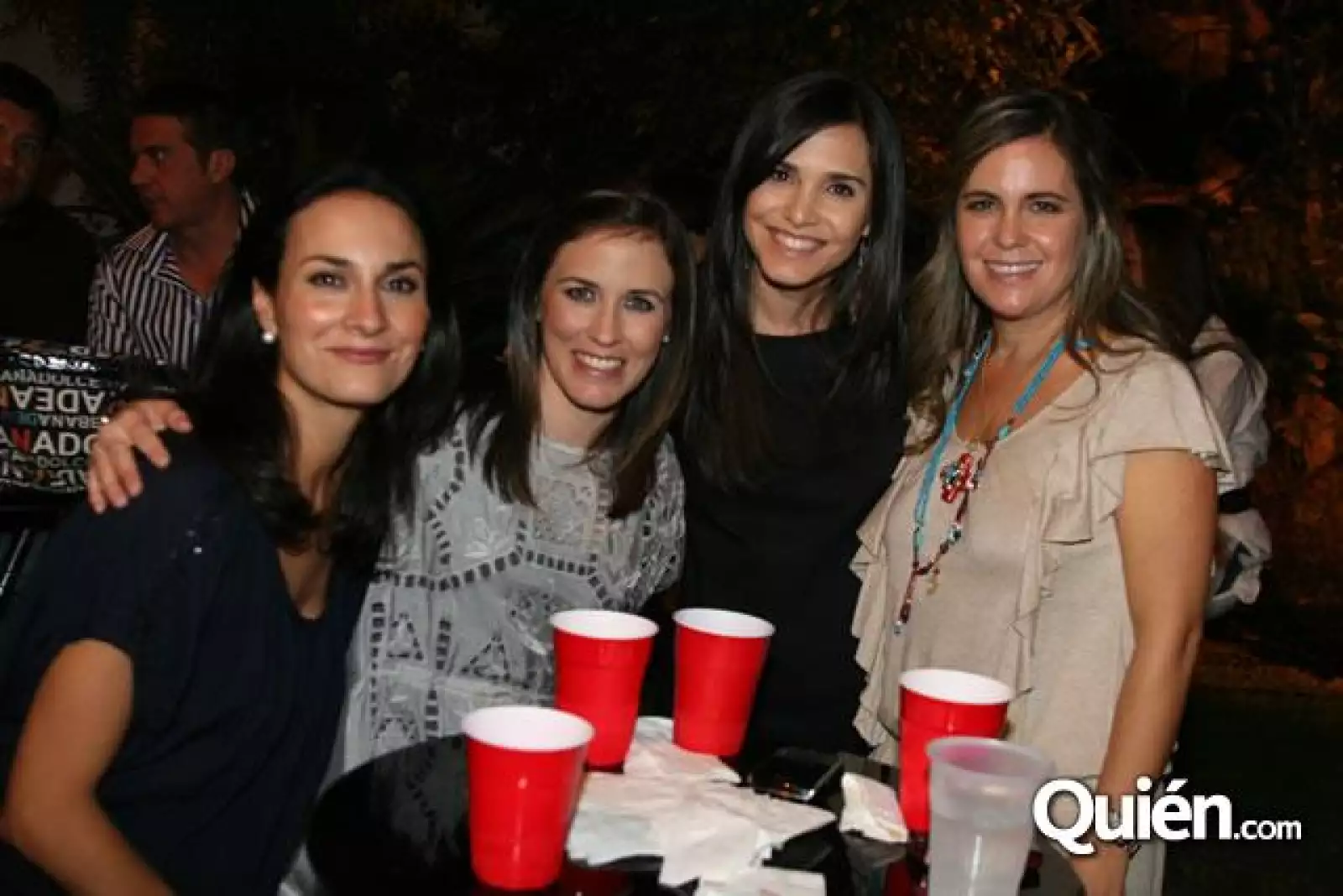 Fiesta de Fernando Lebrija por sus 2 diosas de plata