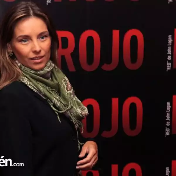 En la alfombra Roja de la puesta en escena Rojo.