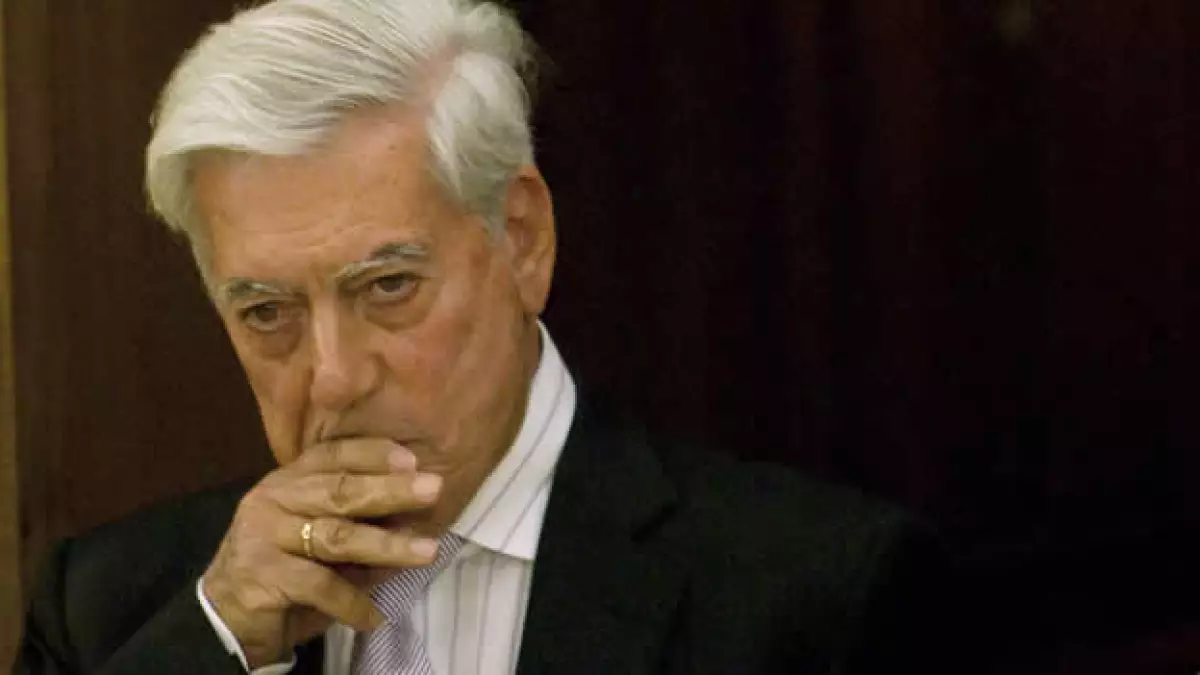 Peruvian novelist Mario Vargas Llosa attends the Don Quijote de la Mancha award ceremony at the Zarzuela palace in Madrid April 15, 2010.