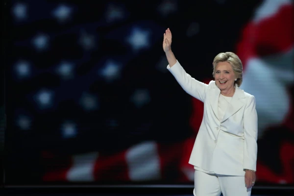 Hillary Clinton blanco 2.