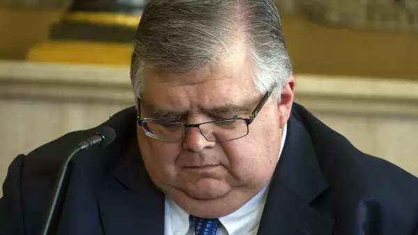 Agustín Carstens, Gobernador del Banxico, dijo que es urge que haya una consolidación fiscal en Europa, además de una capitalización del sistema bancario. (Foto: Notimex)