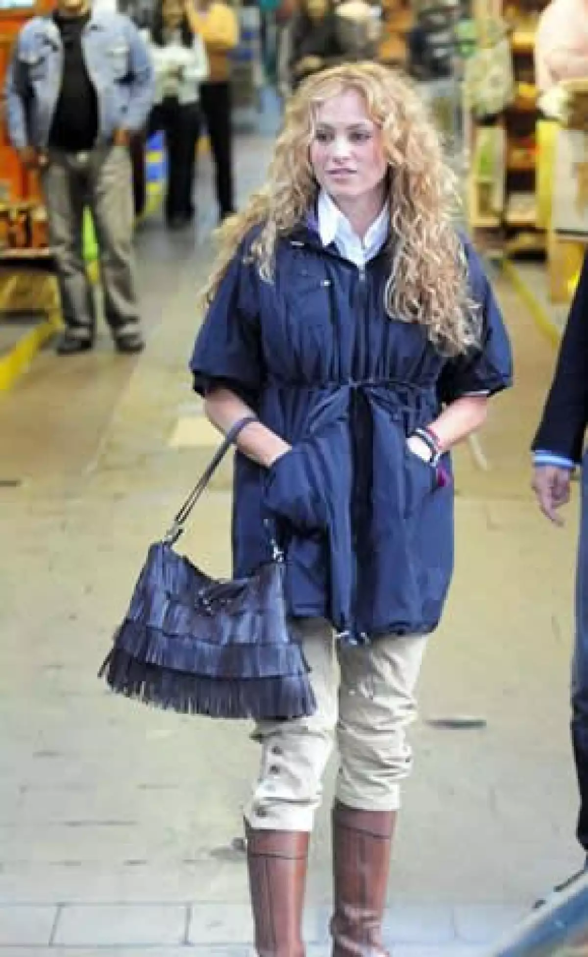 La cantante inauguró la muestra Filmográfica de Cine Español en México.