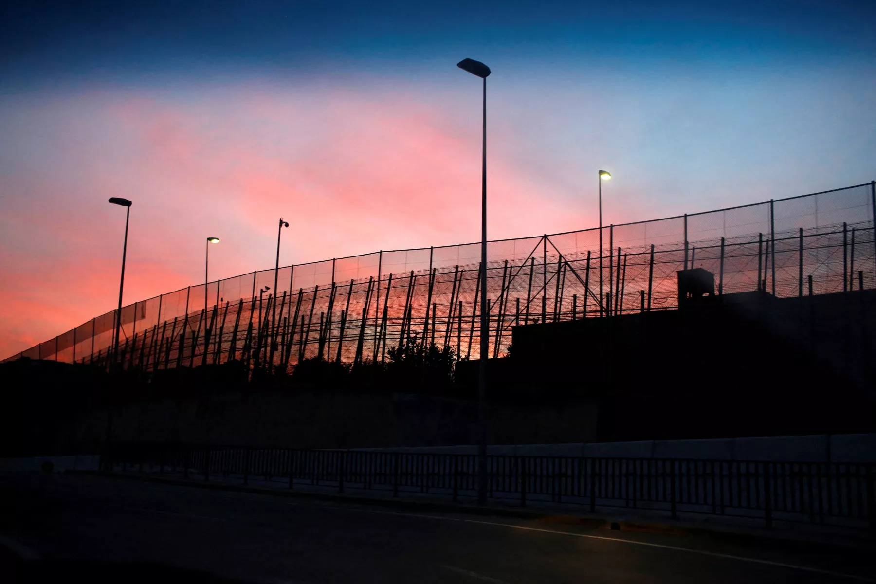 La valla fronteriza entre Marruecos y el enclave español de Melilla en el norte de España. 