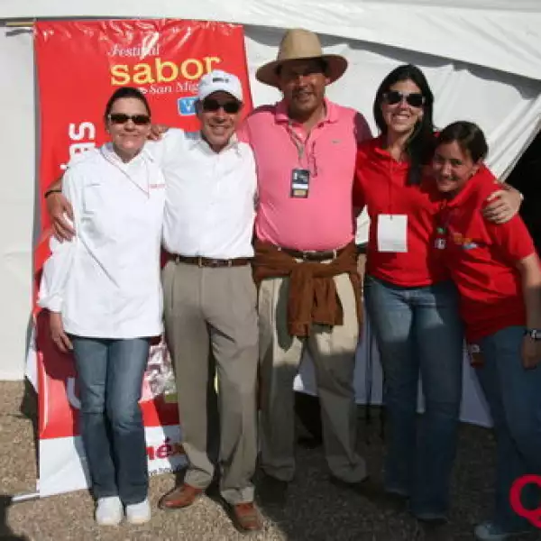 Karla Hentschel, Rodolfo Rubio, Gonzalo Varhgas, Anba Martinez, Paulina Catellanos