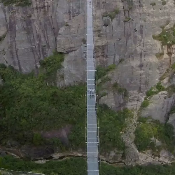 puente de cristal en china gale