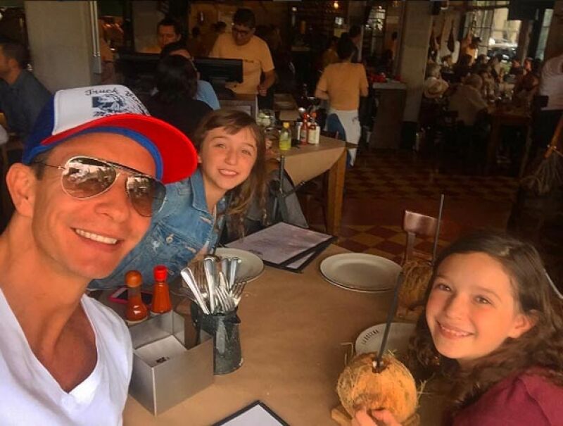 Mia y Nina son los grandes amores de Erik Rubin.