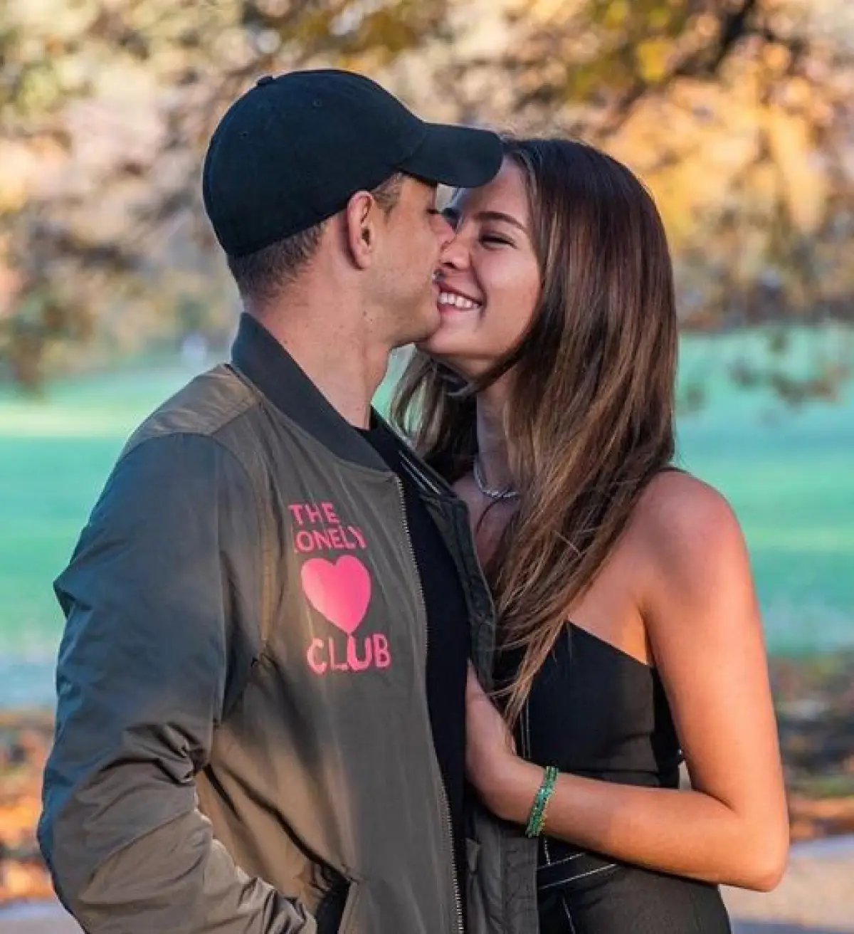 Javier Hernández y Sarah Kohan