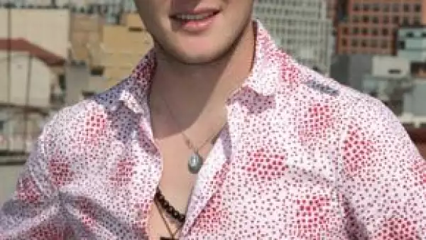 El cantante presentó de manera oficial su álbum debut, Voy, en el Lunario del Auditorio Nacional; el evento tuvo como invitado especial a Emmanuel, su papá.