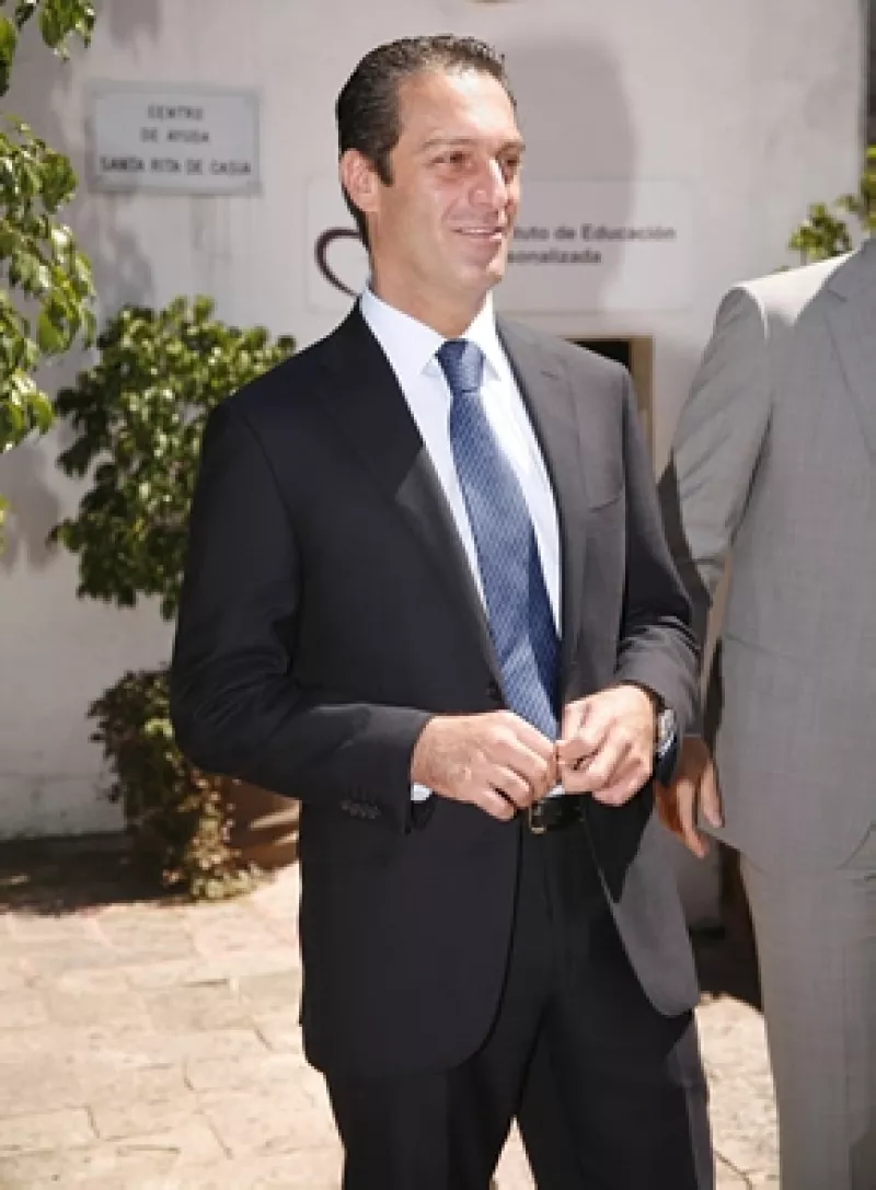 El primogénito del hombre más rico del mundo tiene 43 años y dejará la soltería este 9 de octubre.