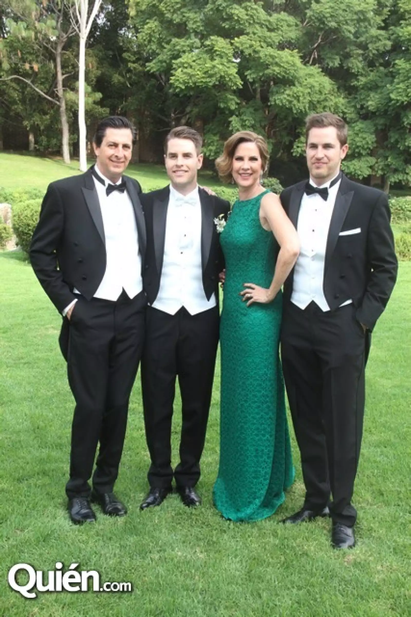 Mauricio,Mauricio,Kikis y Alejandro Martinez