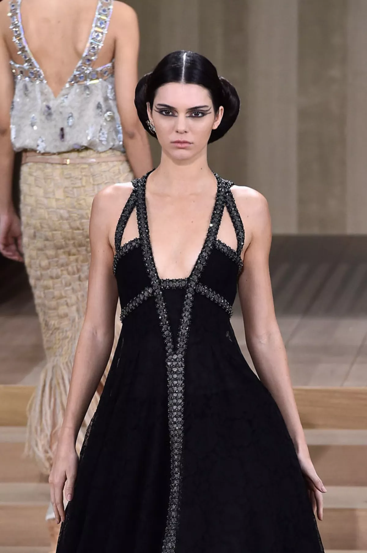 Kendall incluso rechazó un desfile en París para volar a Los Ángeles y estar con Harry, con quien se peleó en la fiesta y posteriormente se fue.