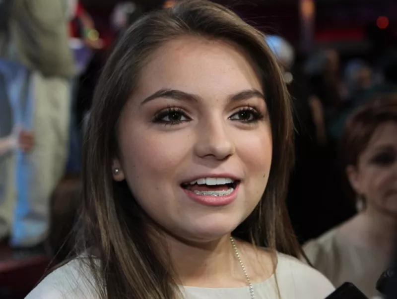 La bella joven tendrá una participación especial en la nueva telenovela "Esperanza del corazón", donde tendrá la oportunidad de mostrar su talento actoral.