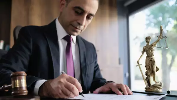 cuanto-gana-un-abogado-mexico