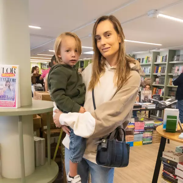 PRESENTACIÓN LIBRO MÍA