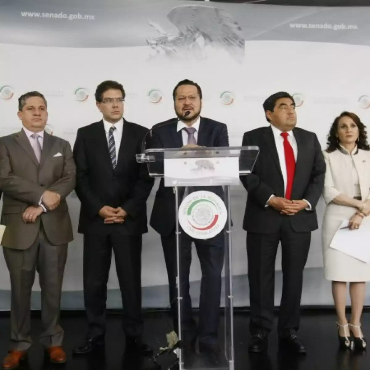 Senadores de oposición dieron su postura sobre las leyes secundarias anticorrupción.