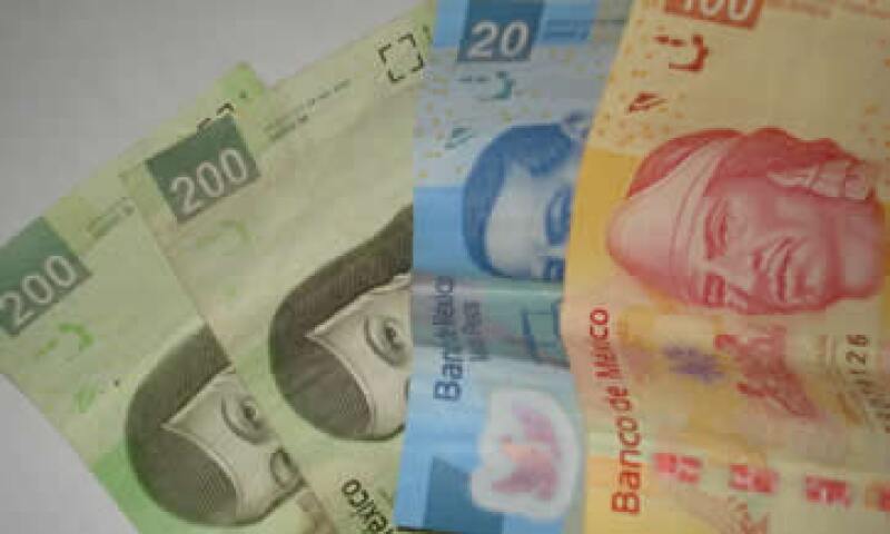 Cada uno de los materiales tienen características diferentes con las cuales se puede detectar la autenticidad del billete. (Foto: Archivo)