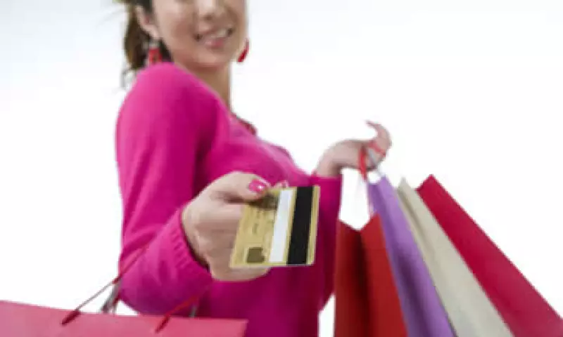 Antes de buscar una opcion para trasladar tu saldo, consulta tu reporte de crédito en el Buró. (Foto: Getty Images)