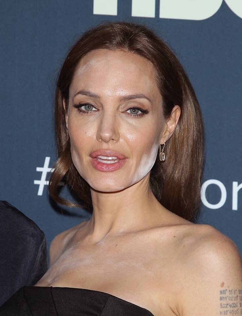 Error garrafal el del make up de Angelina.