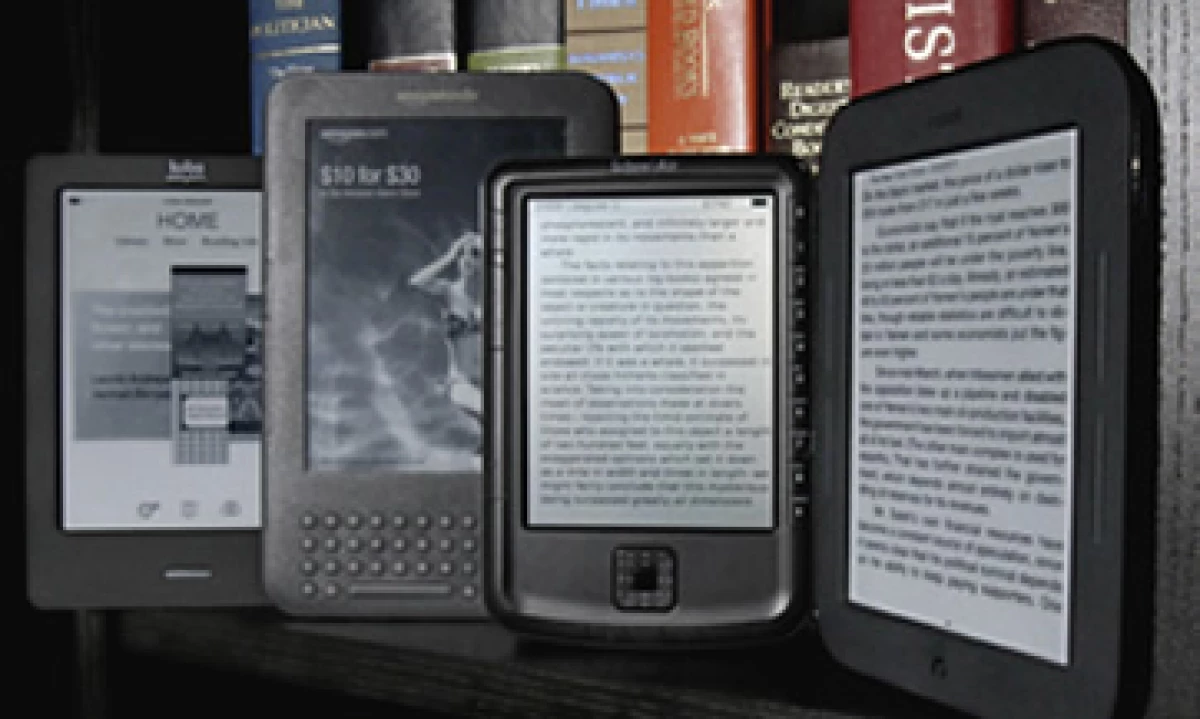 Apple no permitirá que aplicaciones como Kindle, de Amazon, le resten ingresos en ventas de contenido. (Foto: AP)