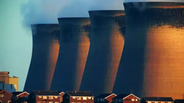 Para Wolf, una de las alternativas para combatir el cambio climático es gravar las emisiones de carbono.  (Foto: Getty Images)