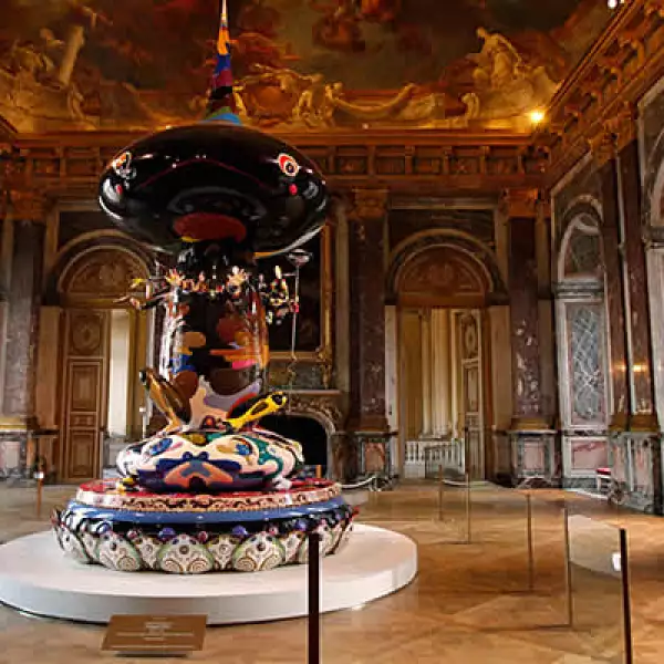 Aillagon explicó que su “tarea” era “abrir el palacio a la creación artística de nuestro tiempo”.