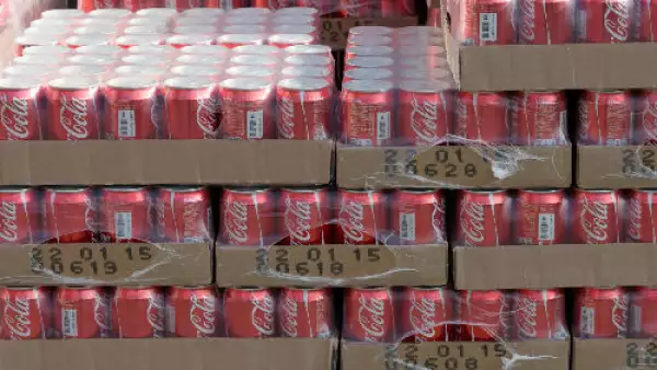 latas de Coca-Cola