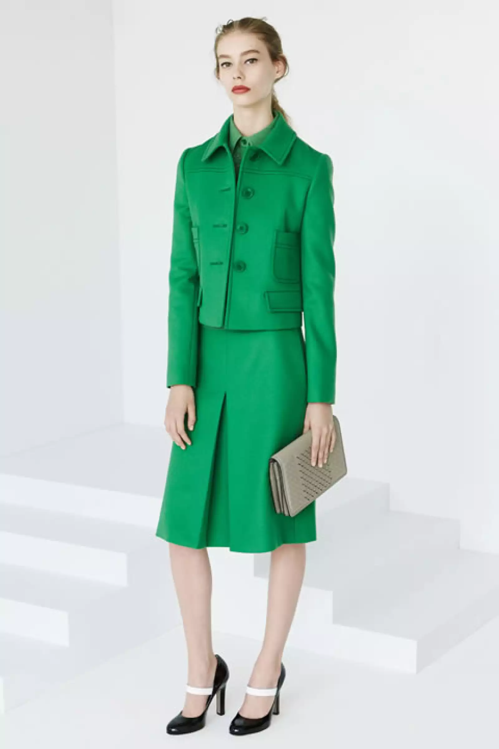 El verde, el amarillo, el cafe, el rojo y sus derivados, son los colores principales de la colección.